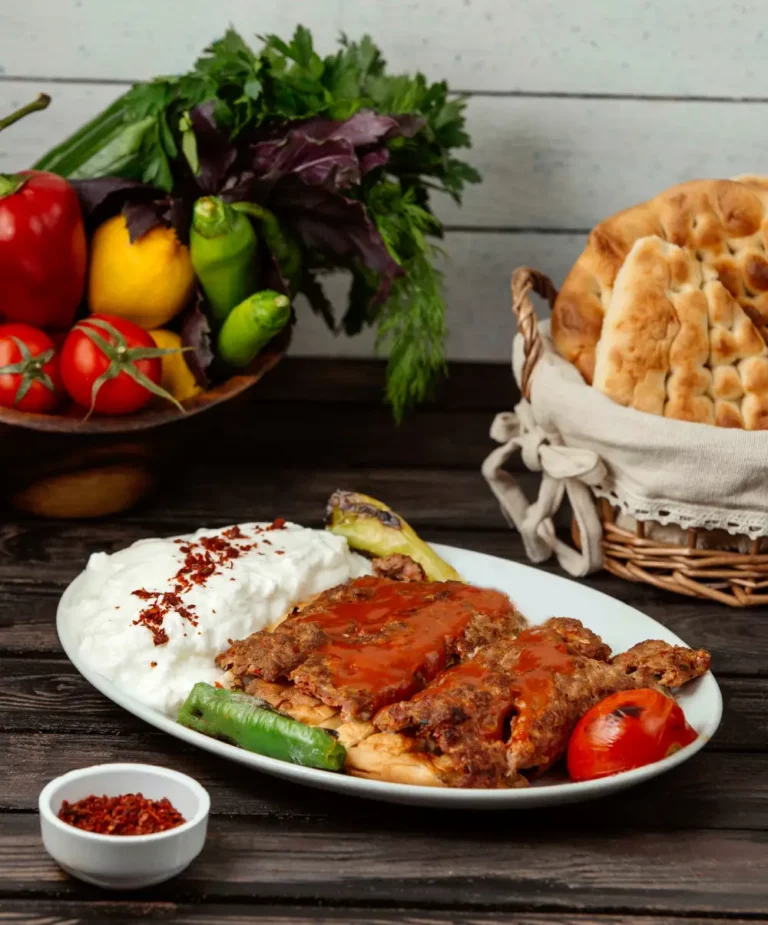 کباب لوله ای با سس